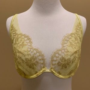VS Rare Vintage Chantilly Metallic Lace Plunge Bra